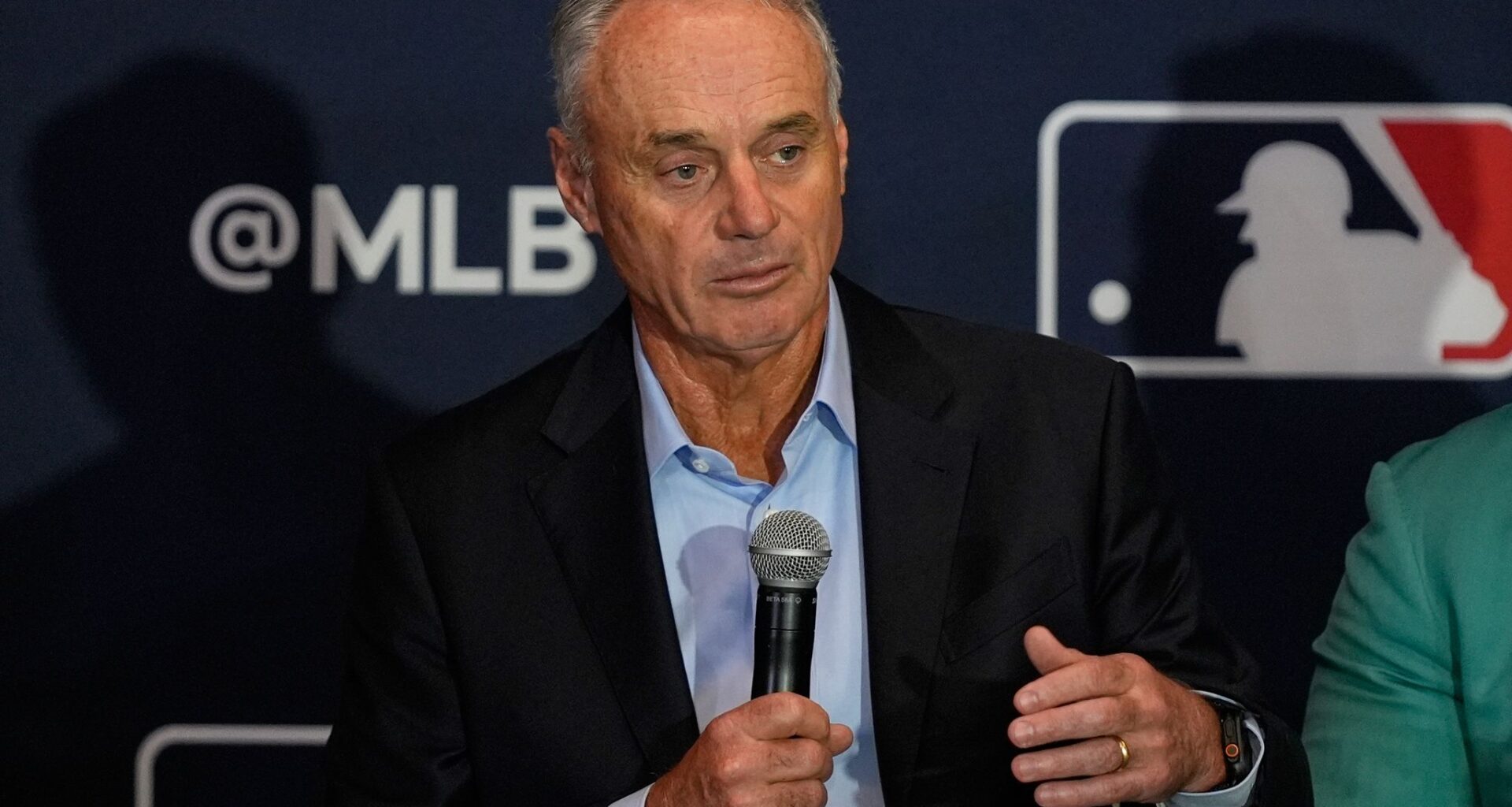 MLB profits are strong, but owners seem intent on fight for salary cap