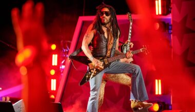 Lenny Kravitz reveals the routine behind his 10-pack abs at age 62