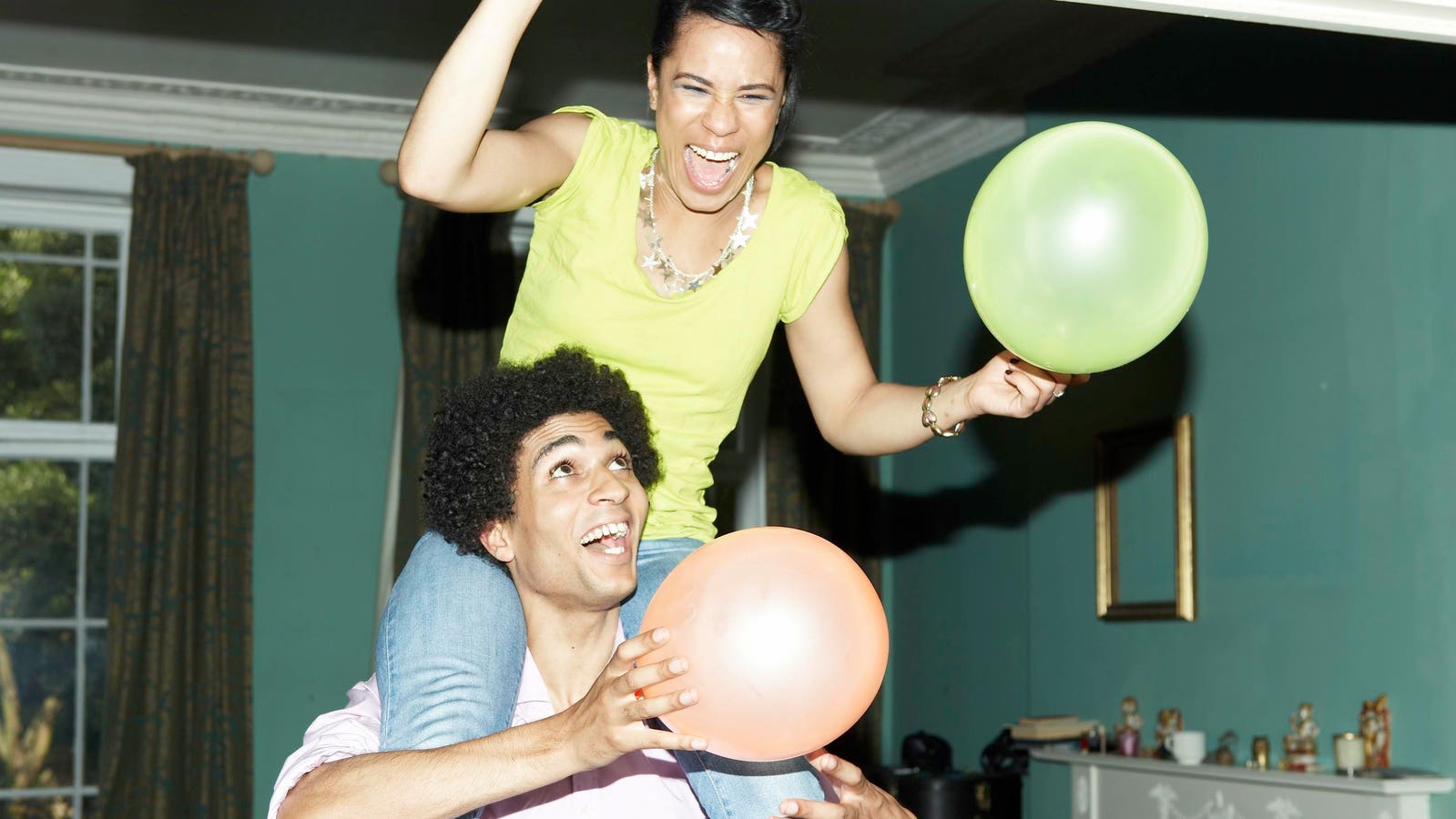 2 Unsexy Habits That Make You An Irresistible Partner, By A Psychologist