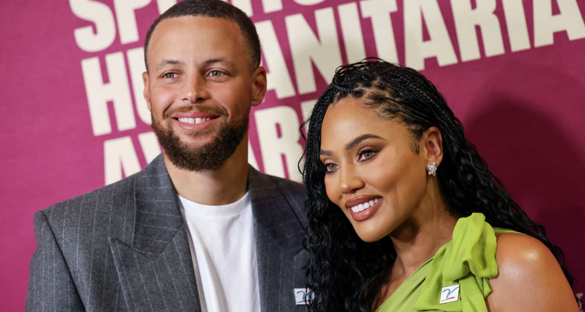 Warriors’ Steph Curry receives Muhammad Ali Sports Humanitarian Award