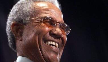 Sir Garfield Sobers, greatest all-rounder, dies aged 89, West Indies Cricket announces