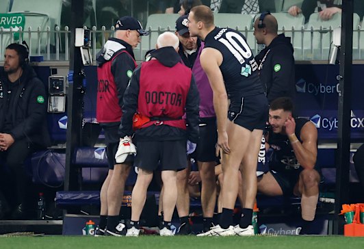 Carlton lost Harry McKay to a knee injury in the opening term.