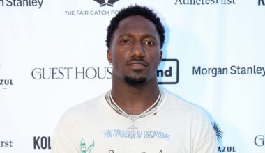 NFL Insider Calls Ex-Commanders WR Deebo Samuel's Free Agency Situation 'Confusing'