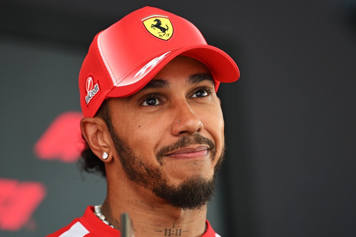 Lewis Hamilton hailed as a "legend" after emotional fan interaction at F1 Belgian GP