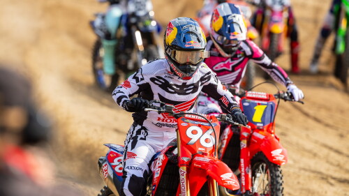 MX 2026 Rd 23 Southwick 450 Hunter Lawrence leads Jett.JPG