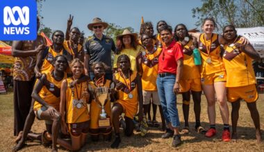 Prime minister backs bid for future Northern Territory AFL team, but no promises on funding