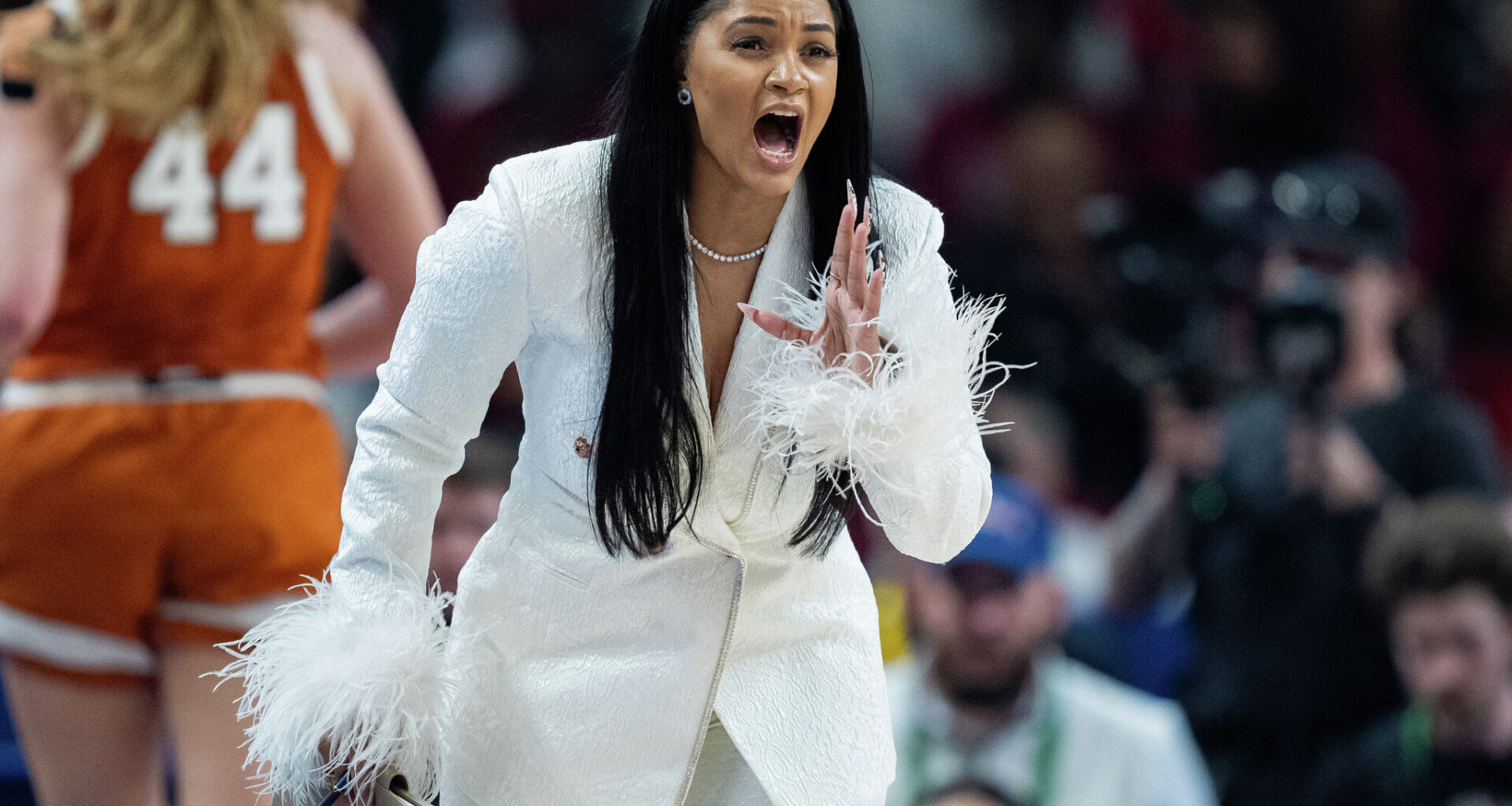 Texas assistant coach Sydney Carter joins Auburn basketball program