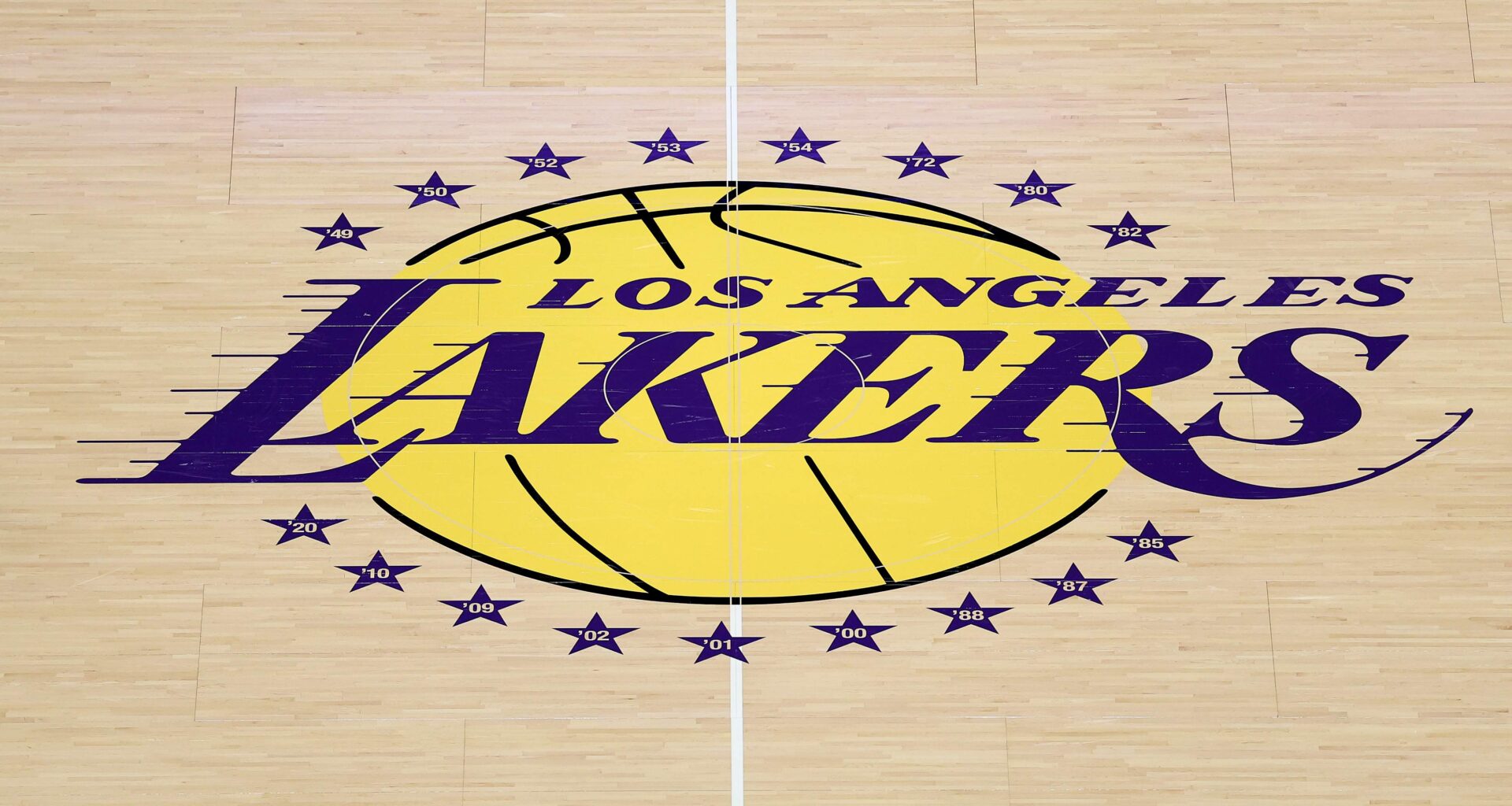 Polarizing Former Los Angeles Lakers Star Is Still A Free Agent