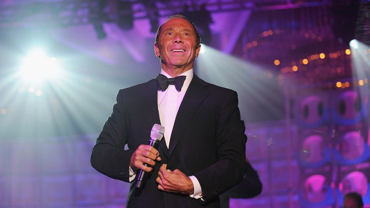 Paul Anka praises Sinatra and Elvis while blasting autotune singers