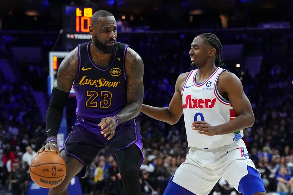 Los Angeles Lakers v Philadelphia 76ers