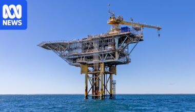Idle, aging oil platform raises alarm for Dongara's fishers