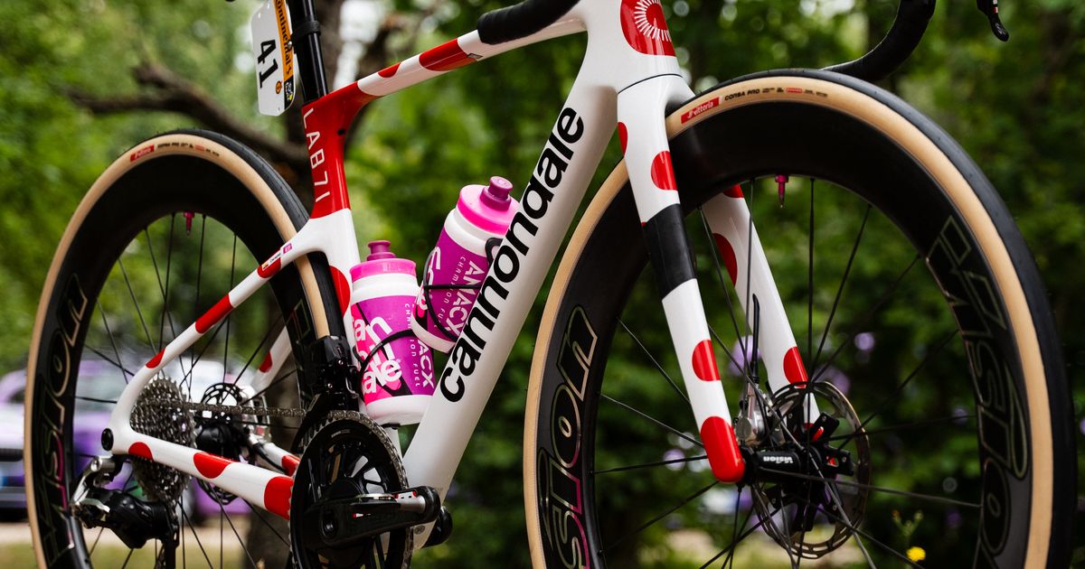Bike check: Richard Carapaz's KOM-winning Cannondale LAB71 SuperSix EVO