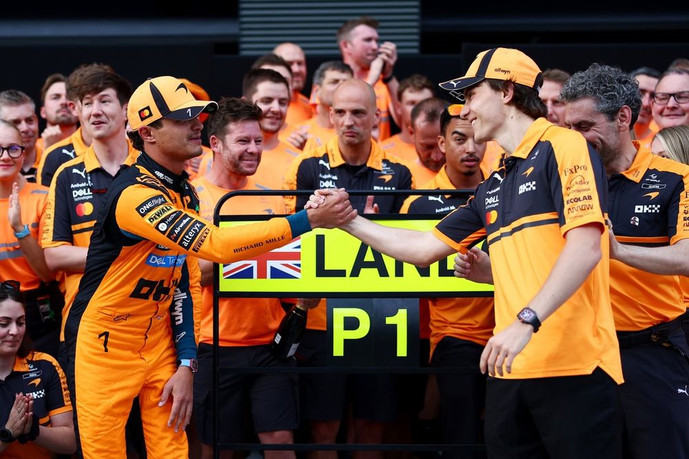 Oscar Piastri, McLaren, Andrea Stella, McLaren, Lando Norris, McLaren