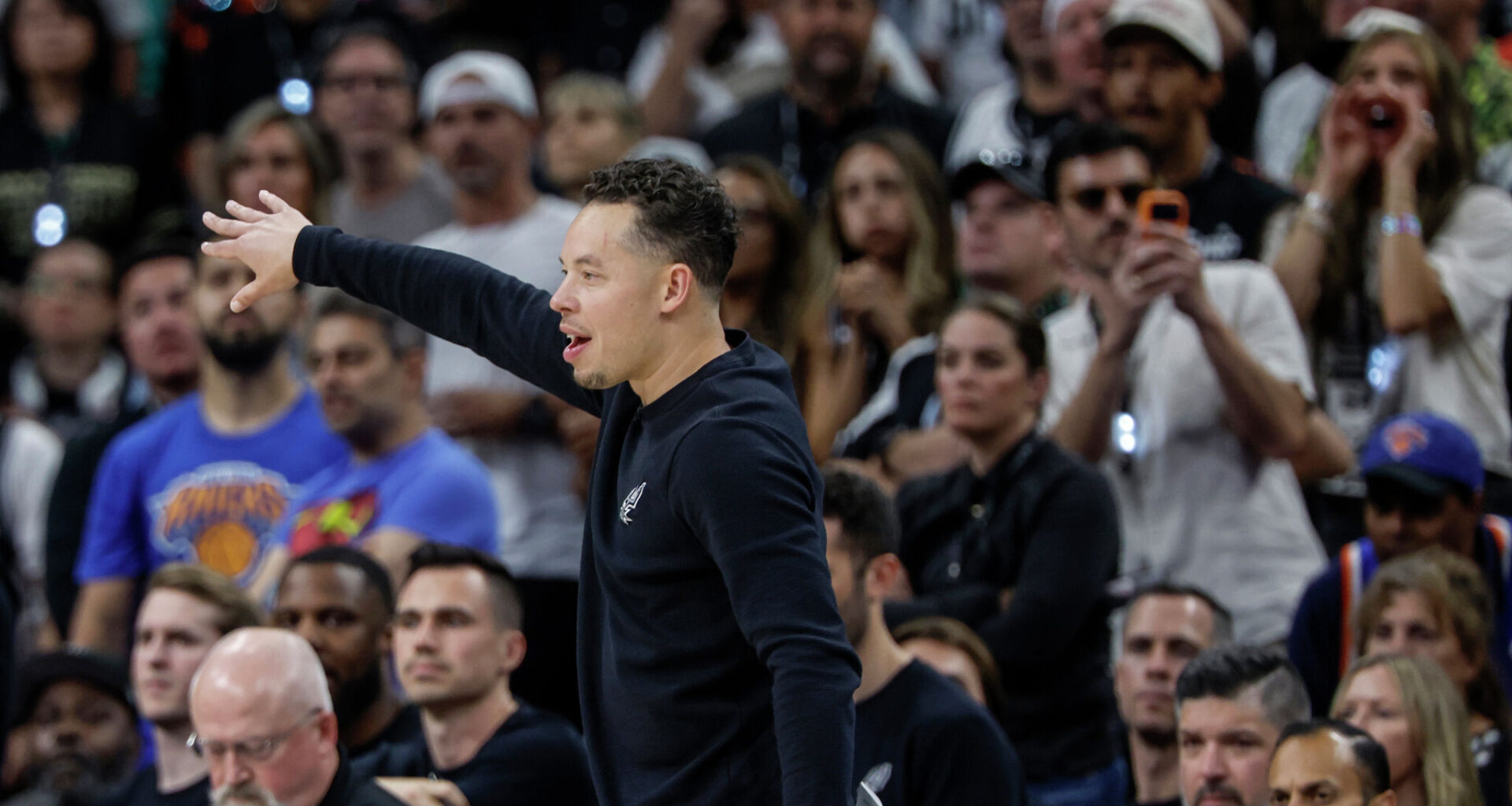 Mitch Johnson's next challenge is keeping Spurs' deep roster happy