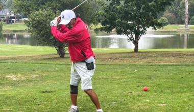 103-year-old Omaha man discovers passion for golf late in life, still chases birdies and beats pals