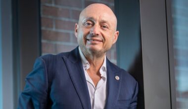 Basketball feud escalates as NBL clubs seek $1.5 million in repayments from the Larry Kestelman-led league, return to FIBA