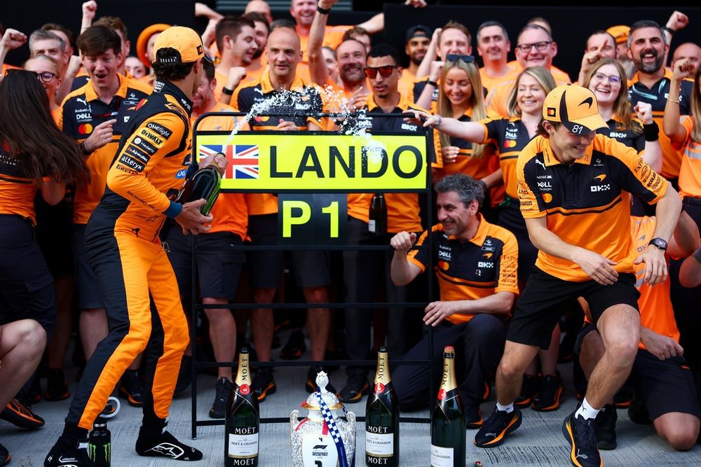 Oscar Piastri, McLaren, Andrea Stella, McLaren, Lando Norris, McLaren