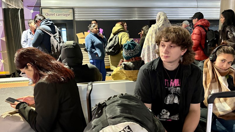 V/Line train disruptions LIVE updates: Victoria’s regional train network shut down after nationwide Telstra outage; paramedics grappling with issues