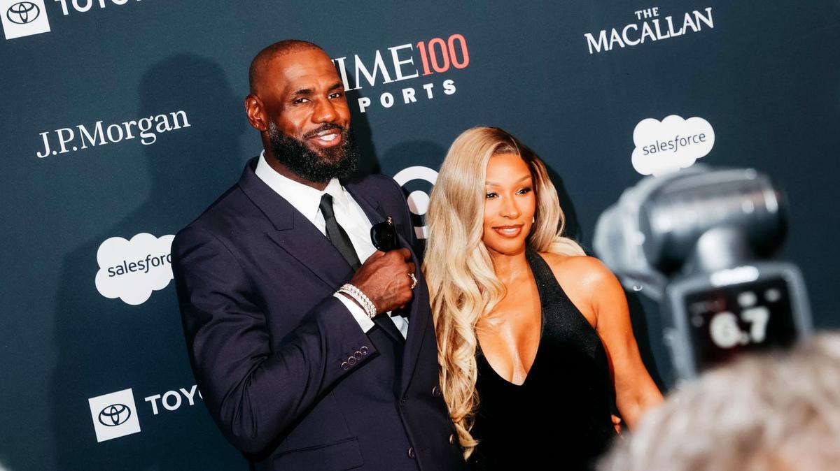 LeBron James to join Philadelphia 76ers for 24th NBA season