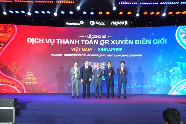 Singaporean visitors can now pay in Vietnam using QR codes - Ảnh 1.