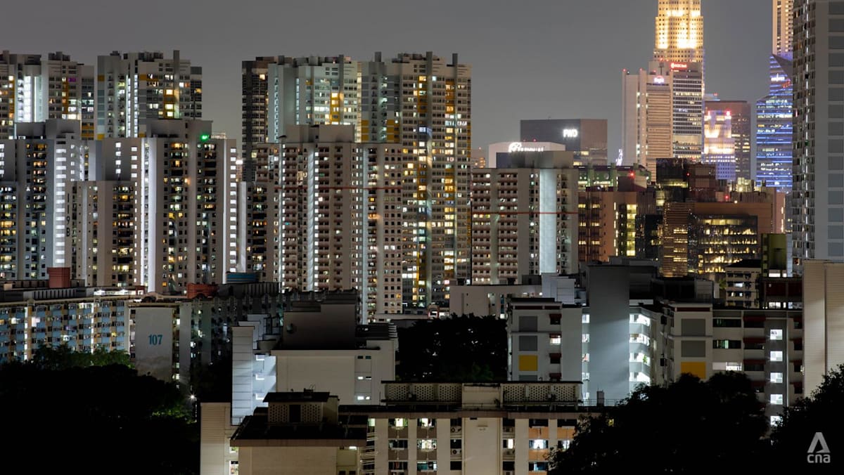 CNA Explains: Electricity tariffs are at a record high. Should you lock in a fixed-price plan now?