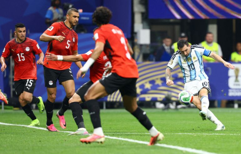 Lionel Messi in action.