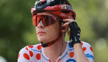How a controversial 2am alarm divided cycling and the Tour de France