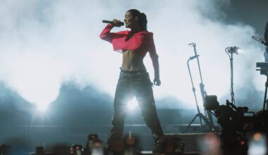 Lorde Brings Out Charli XCX for her Headlining Set at Lollapalooza