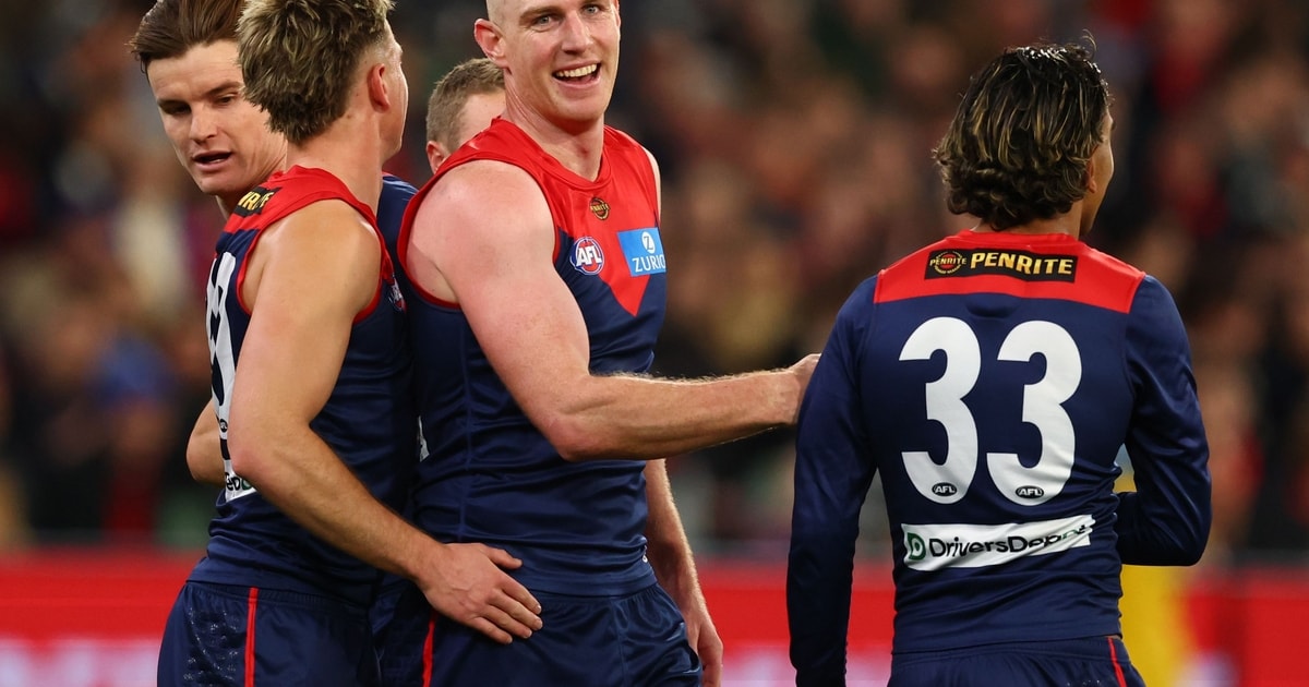 King praises 'competitor' Petty