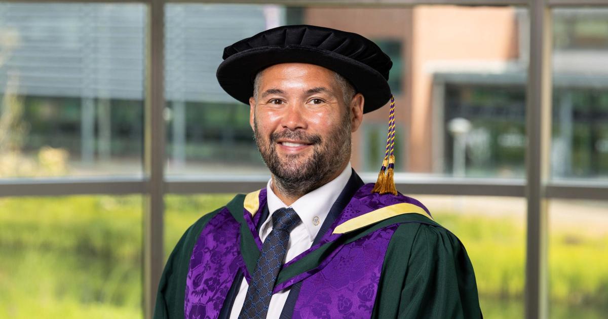 Boxing legend Tony Bellew receives top honour from Lancashire uni