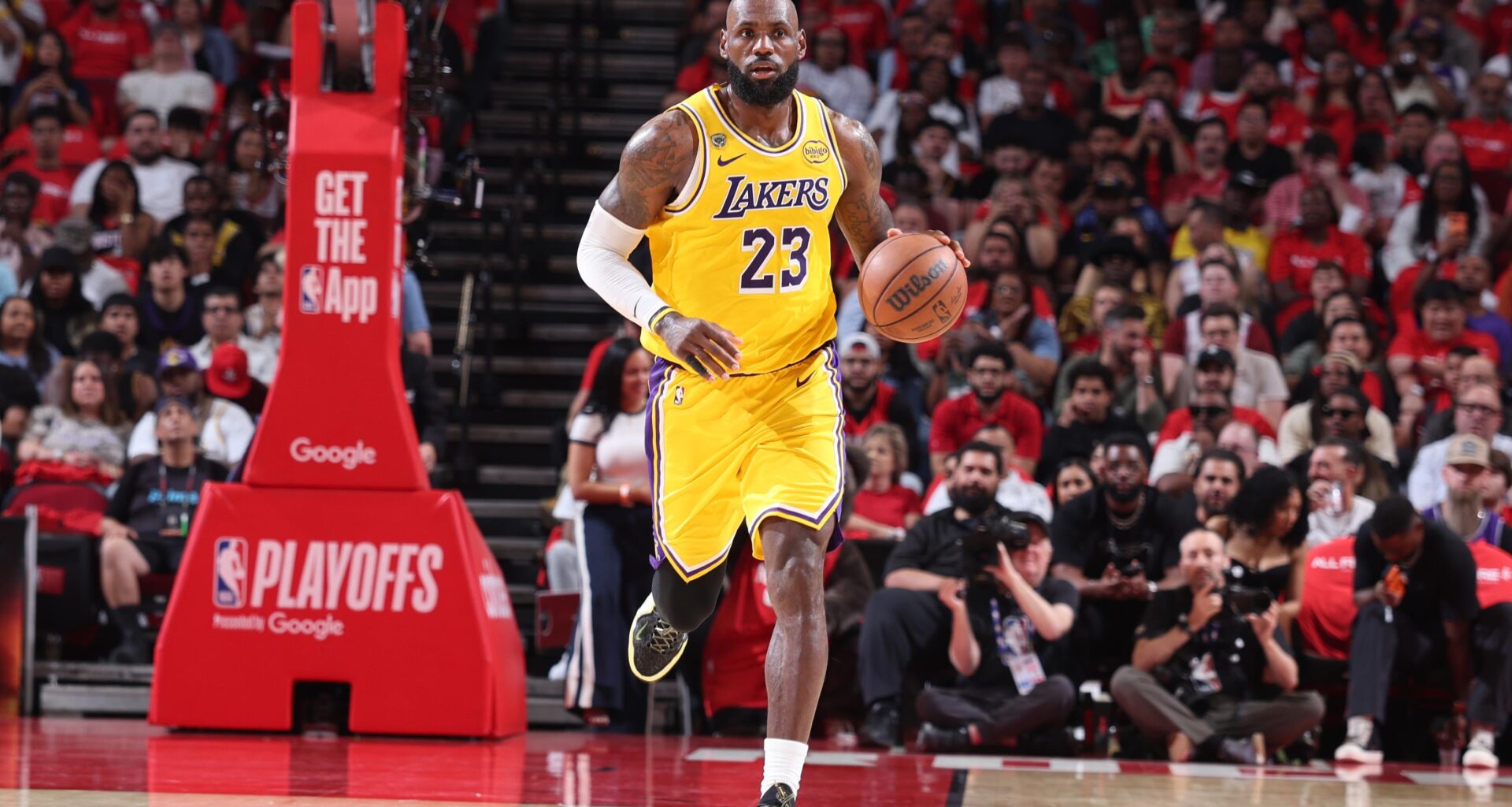 New LeBron Rumors on Timeline for Decision as Warriors, Cavs, Heat Eyed as Next NBA Landing Spot
