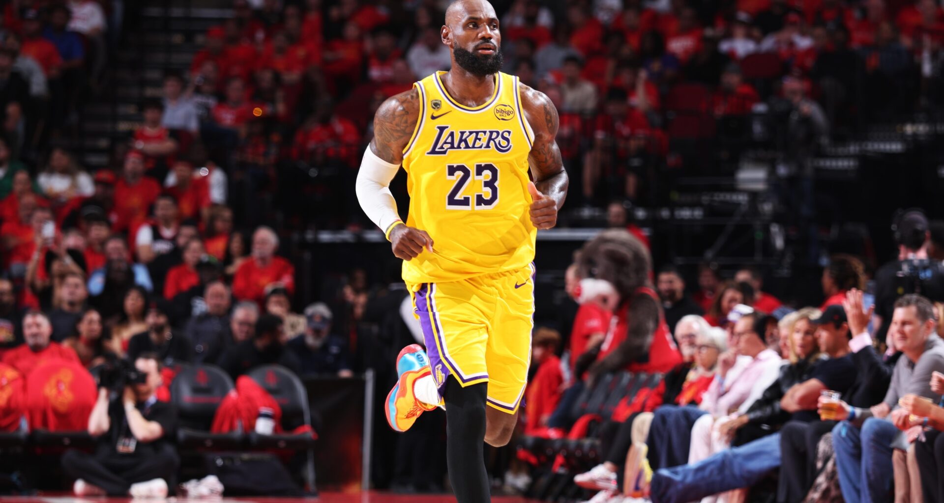 LeBron James Posts Poolside Video Amid 2026 NBA Free Agency Rumors After Lakers Exit
