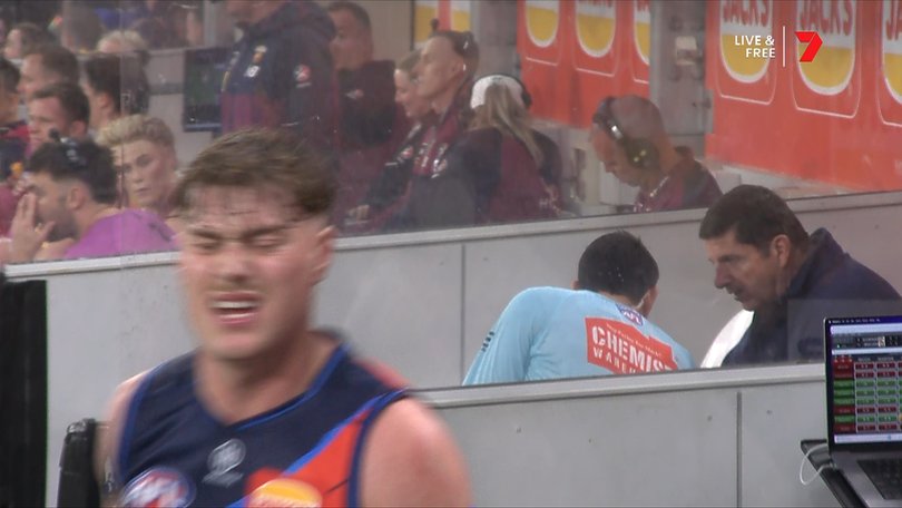 Harley Reid trips and injures his ankle leaving the bench.