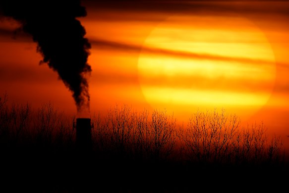 The rise of One Nation in federal polls is creating a new dynamic in Australia’s climate wars, as conservatives back new coal plants and bipartisan support for renewable energy crumbles. 
