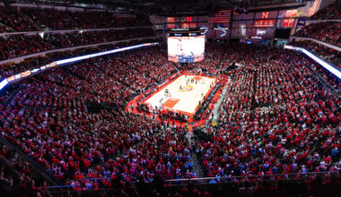 Faculty, staff basketball ticket applications due Aug. 3