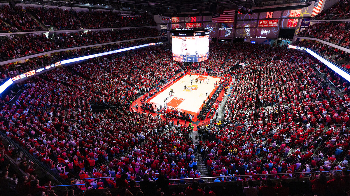 Faculty, staff basketball ticket applications due Aug. 3