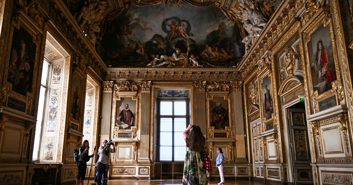 Louvre reopens Apollo Gallery after a brazen heist, but no jewels on display