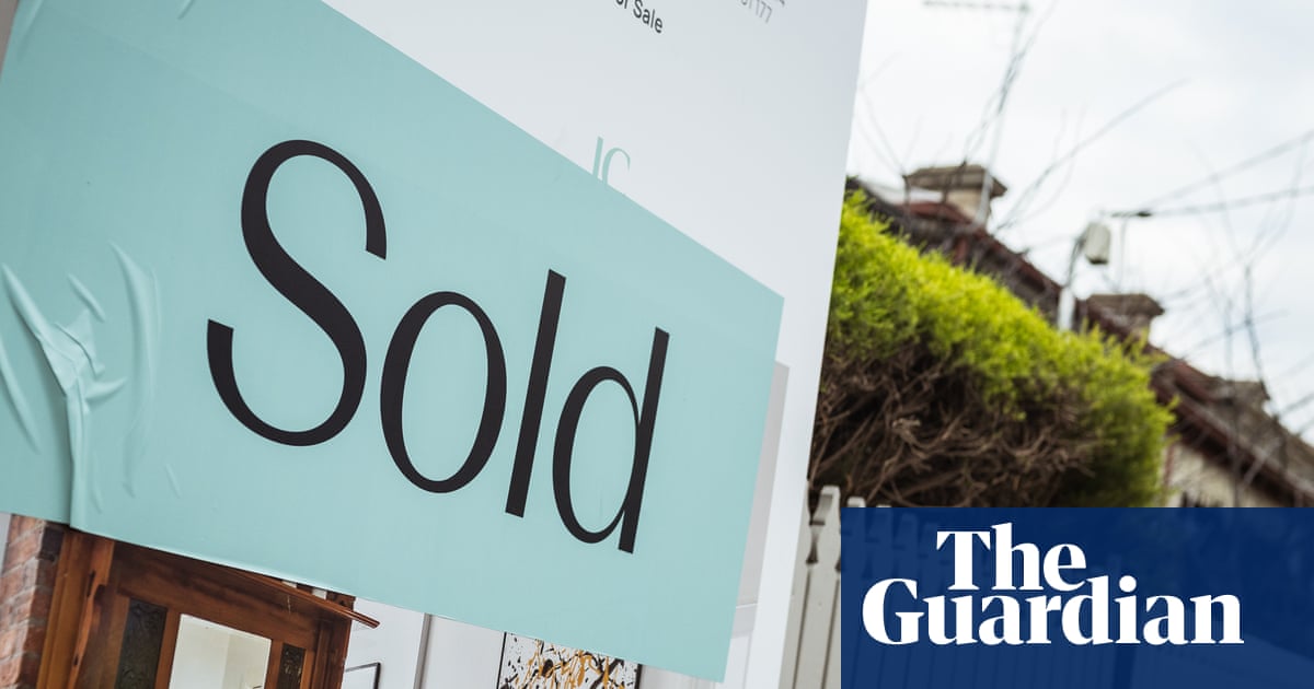 Higher-earning Australians flocking to 5% first home deposit scheme with some borrowers earning over $200,000 | Housing