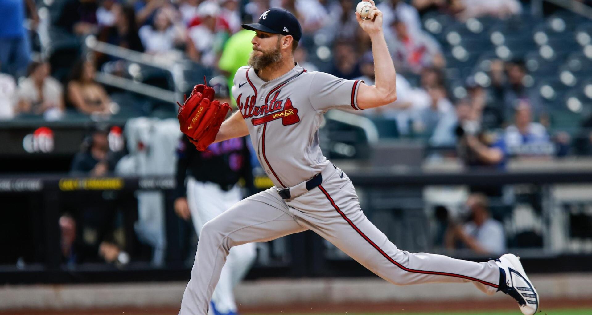 Sale dominates as Braves beat Mets 1-0 to split doubleheader