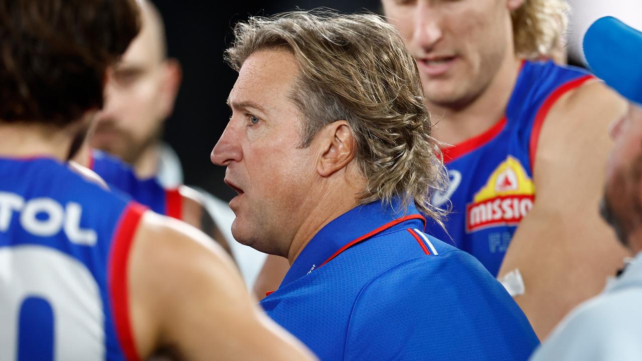 AFL 2026: Western Bulldogs coach Luke Beveridge fears contact changes