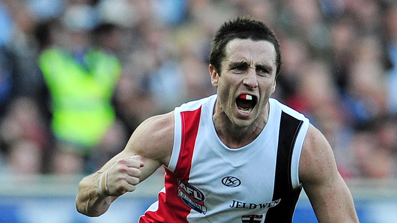 Stephen Milne pulled from AFL Legends game over past assault charge