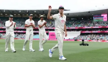 Aussie selectors hedge bets on bowling attack
