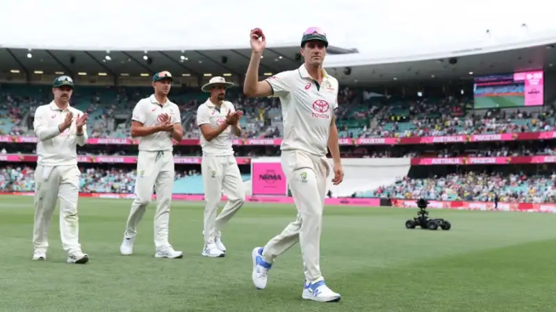 Aussie selectors hedge bets on bowling attack