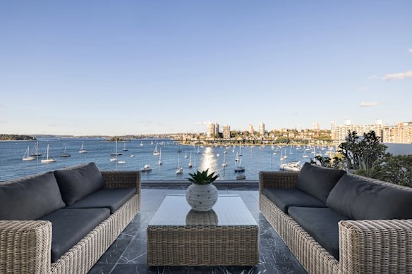 An Elizabeth Bay penthouse apartment has been offered to the market with $21 million to $23 million price hopes.