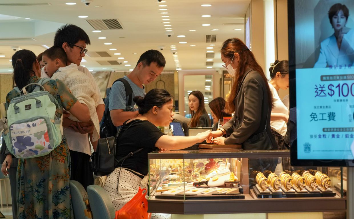Singapore remains first; Hong Kong drops to fourth costliest city for the wealthy amid change in luxury spending