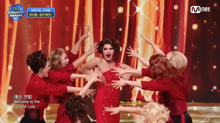Musical theater actor Seo Kyung-soo performs a number from the musical 'Kinky Boots.' Captured from Mnet K-pop's YouTube channel