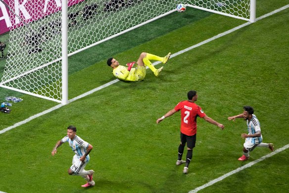 Enzo Fernandez scores the winning goal in stoppage time.