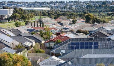 Budget black hole: Victoria's budget surplus to be 'wiped out' Labor's negative gearing tax changes