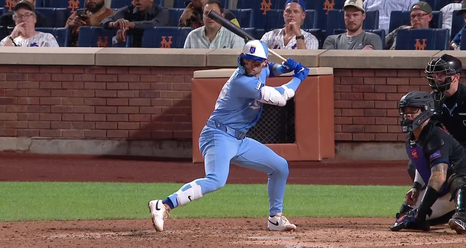 Jared Young hit by a pitch with the bases loaded, ignites a 5-run eighth as Mets beat Royals 6-2