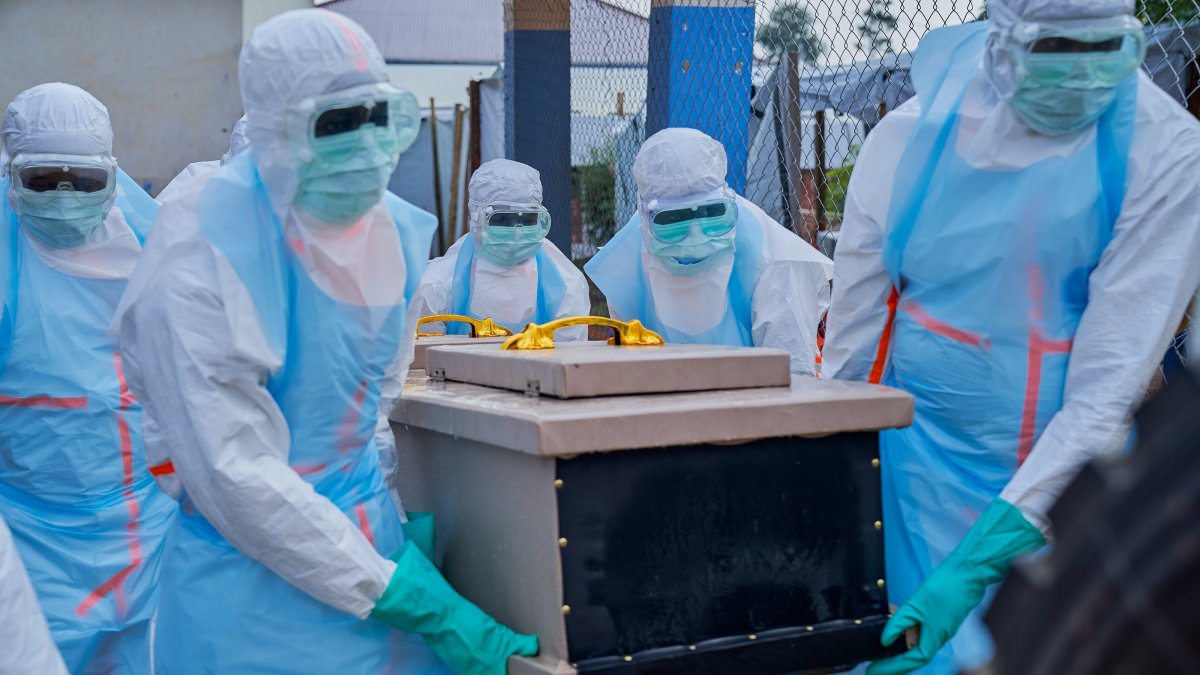 Congo Ebola outbreak nears 3,000 cases as death toll tops 1,300